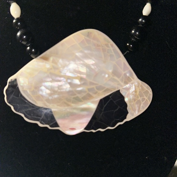 Mother of pearl - Picture 2 of 5